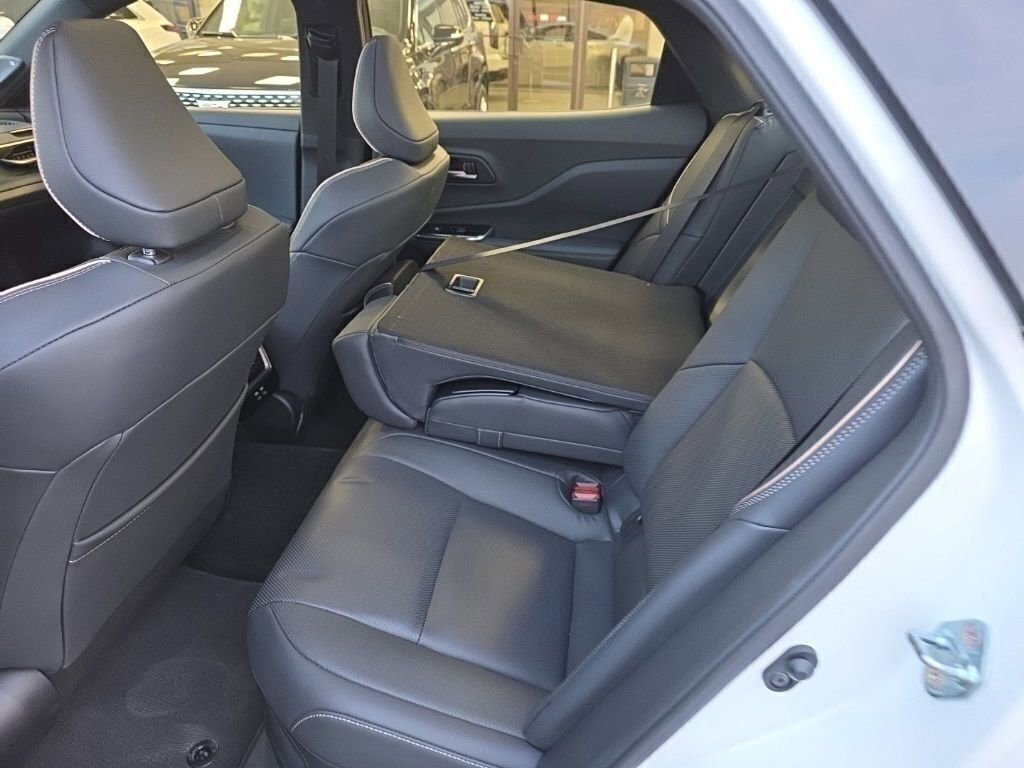 Used 2025 Toyota Crown Platinum image 9