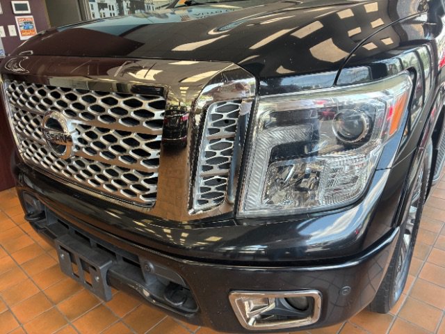 Used 2017 Nissan Titan Platinum Reserve RWD image 9