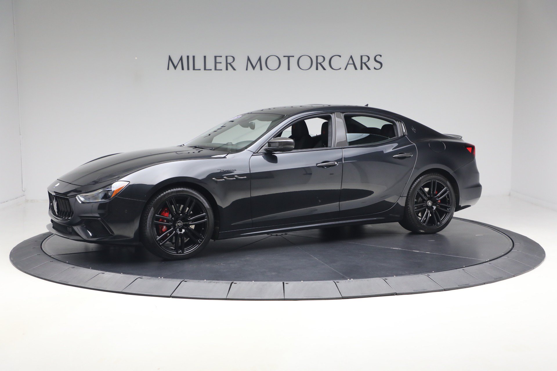 Certified 2023 Maserati Ghibli Modena Q4 AWD/4WD image 1