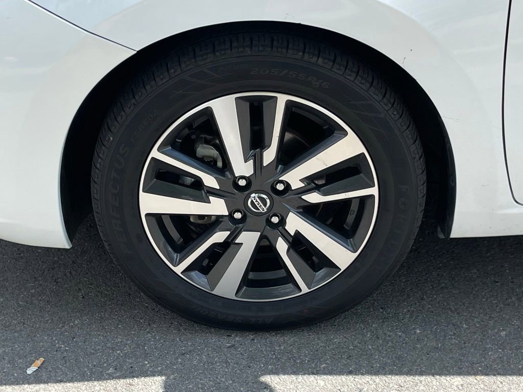 Used 2022 Nissan Versa SV image 31