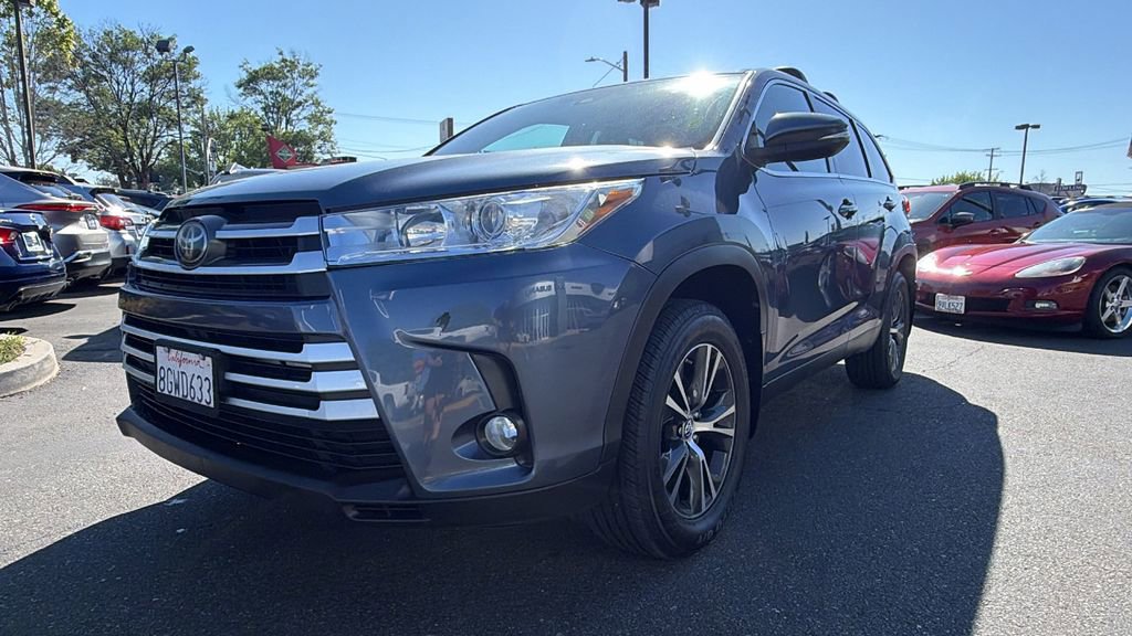 Used 2019 Toyota Highlander Plus AWD/4WD image 9