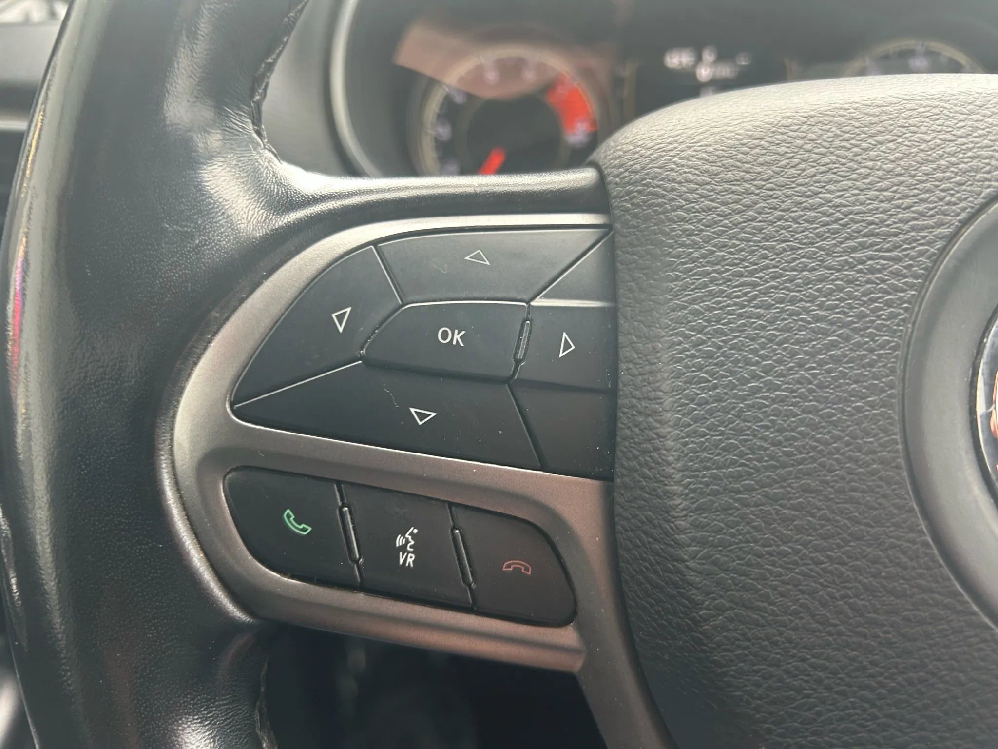 Used 2020 Jeep Cherokee Latitude Lux w/ Comfort/Convenience Group image 26
