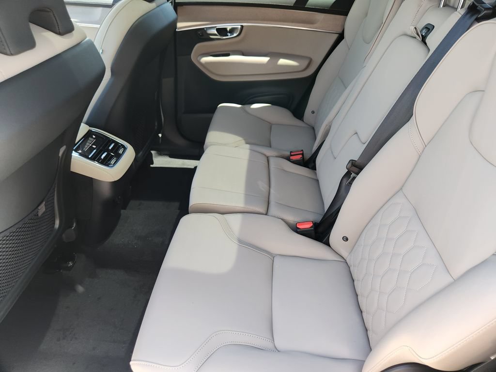 New 2026 Volvo XC90 B6 Plus w/ Protection Package Premier AWD/4WD image 18