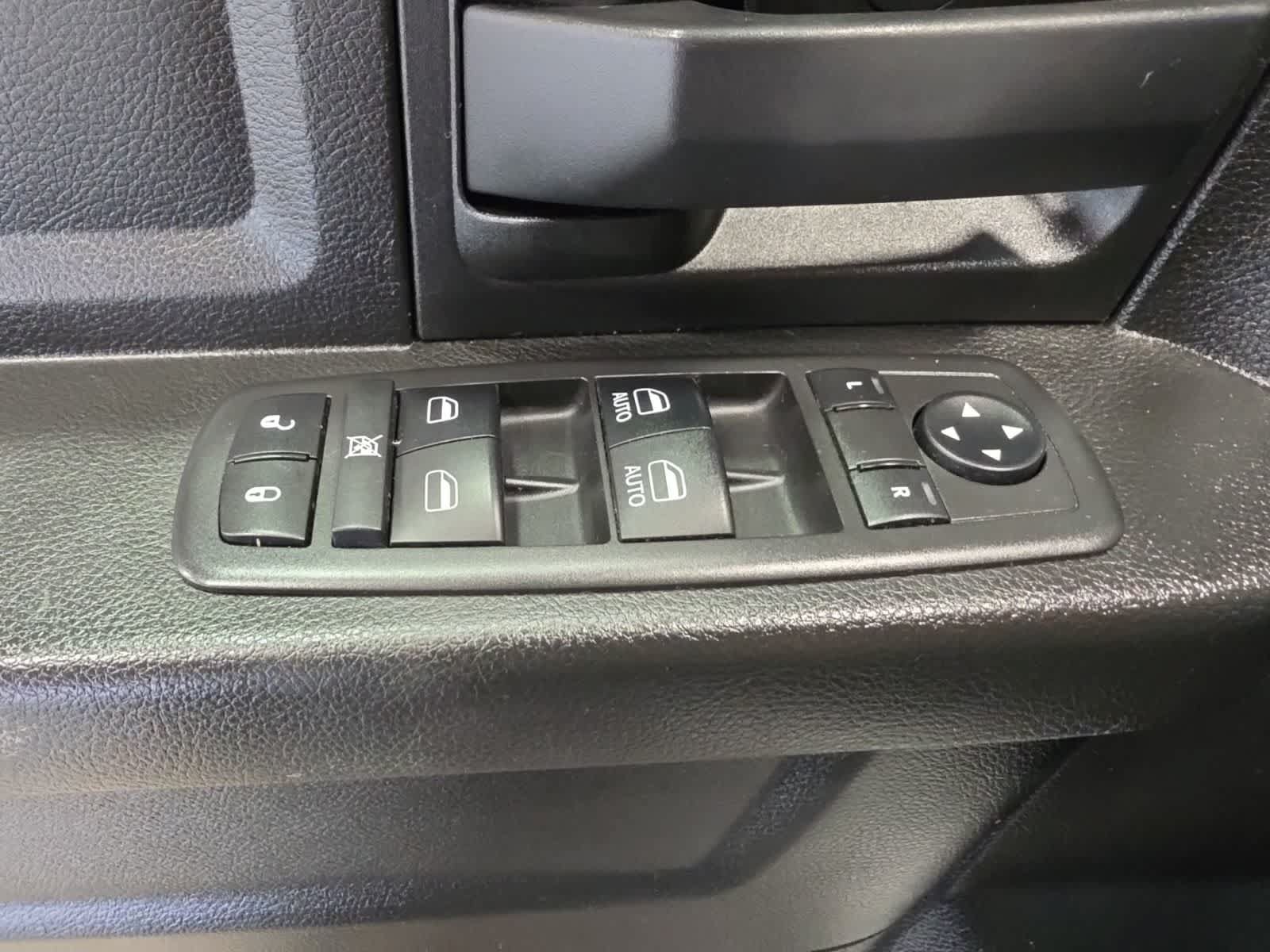 Used 2019 RAM 1500 Express w/ Express Value Package AWD/4WD image 16