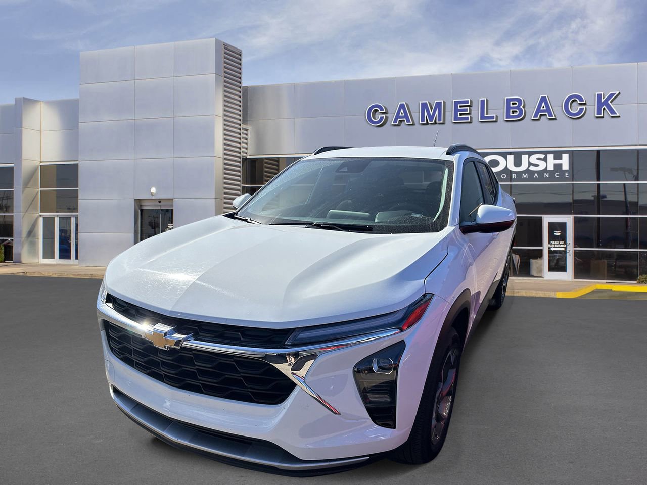 Used 2025 Chevrolet Trax LT image 2