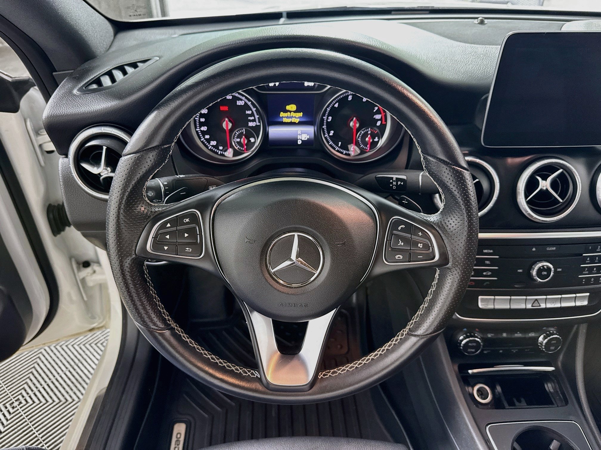 Used 2018 Mercedes-Benz CLA 250 4MATIC image 15