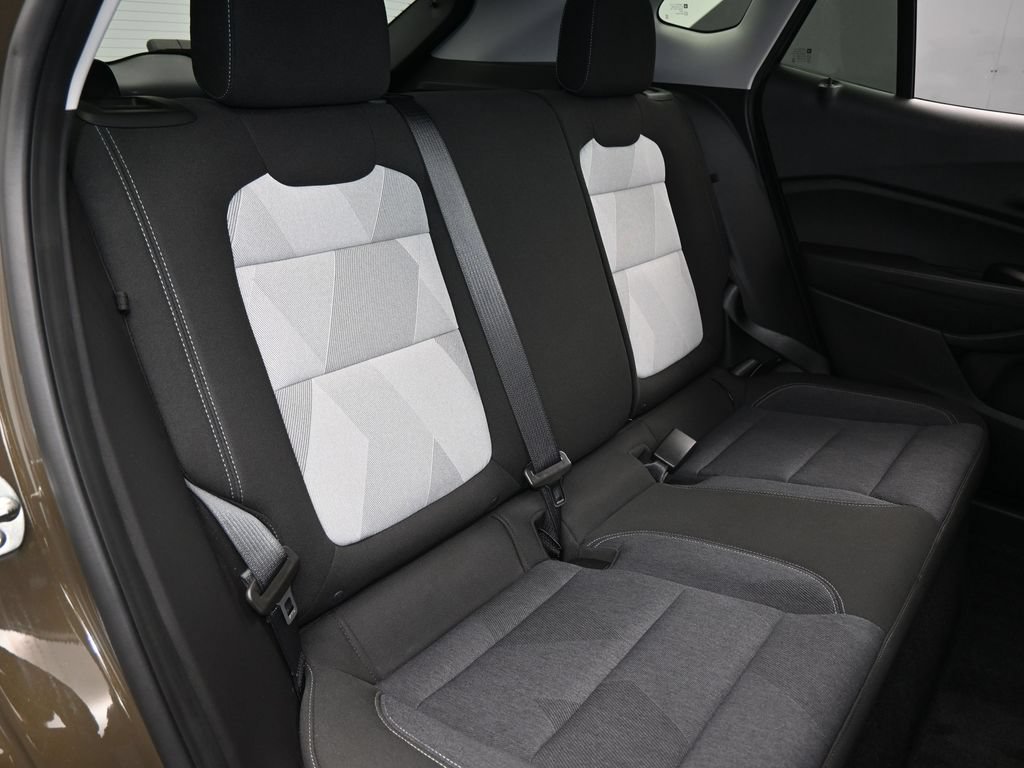 Used 2024 Chevrolet Trax LS w/ LS Convenience Package FWD image 35