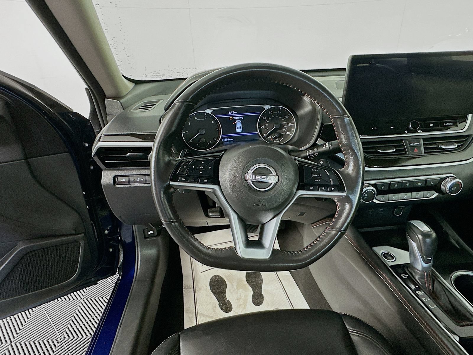 Used 2023 Nissan Altima 2.5 SR w/ SR Premium Package FWD image 11