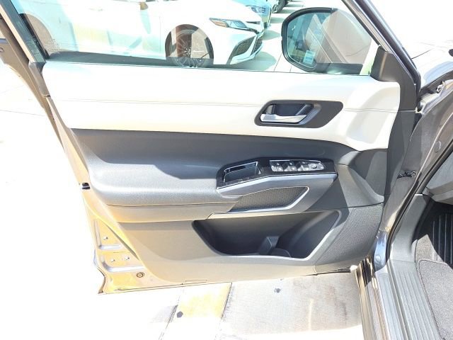 Used 2023 Nissan Pathfinder SL w/ SL Premium Package image 11