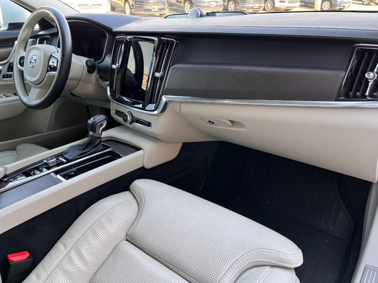 Used 2020 Volvo V90 T6 Cross Country w/ Protection Package Premier image 25