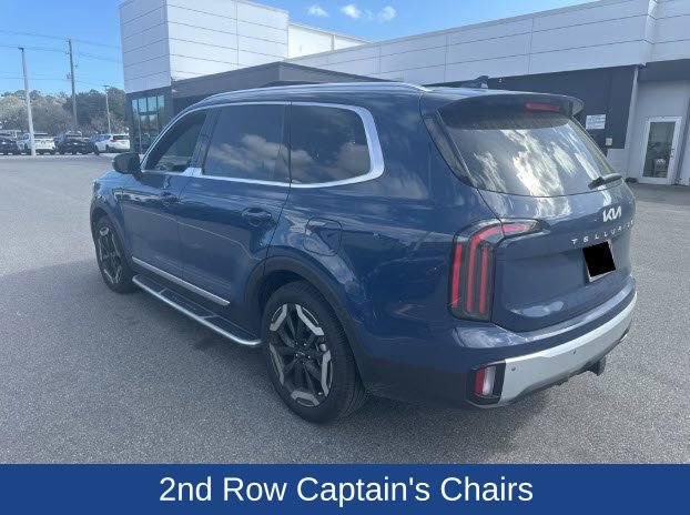 Used 2024 Kia Telluride EX w/ EX Captain's Chair Package video 3