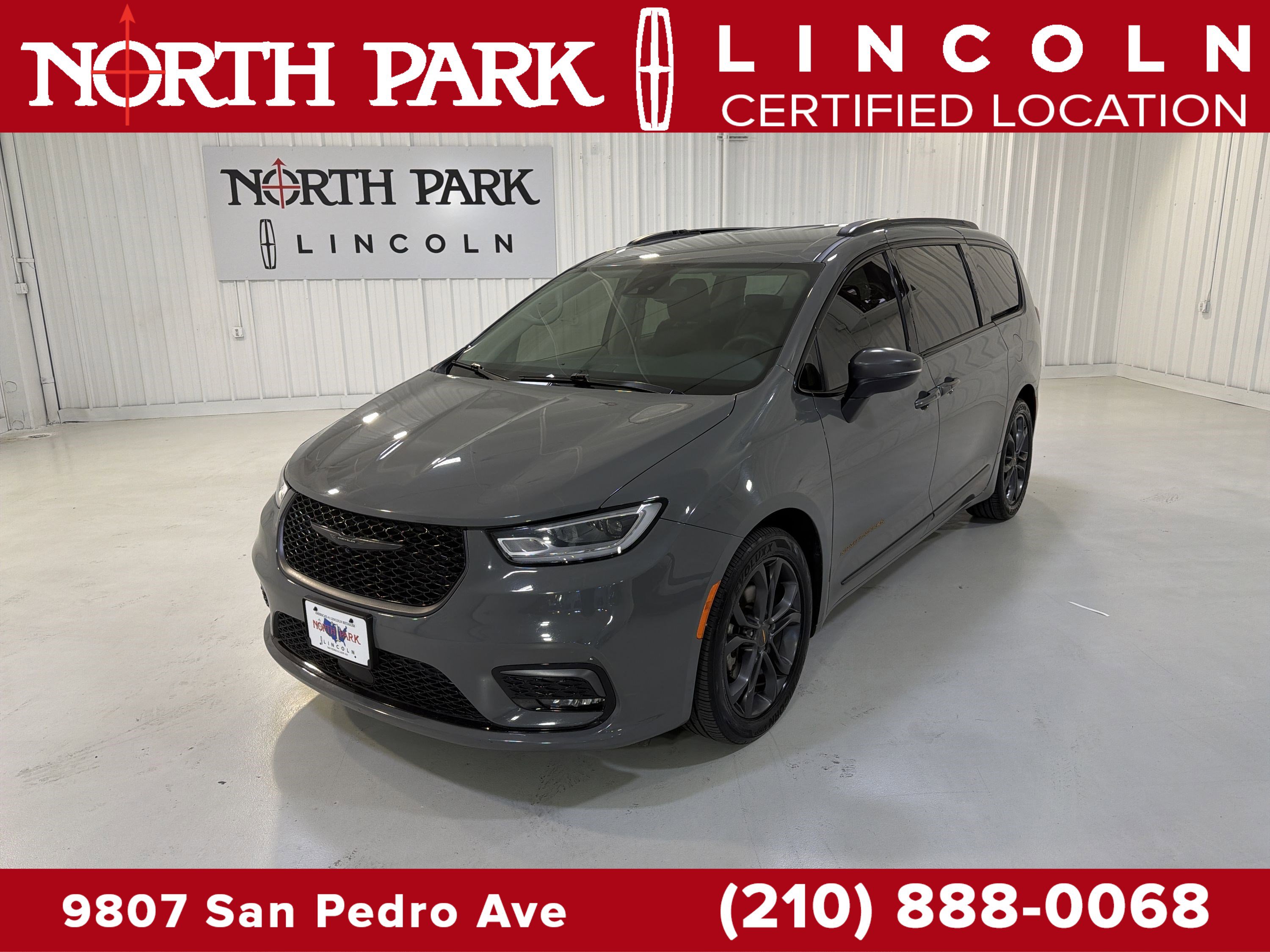 Used 2023 Chrysler Pacifica Touring-L w/ Road Tripper Package FWD video 1