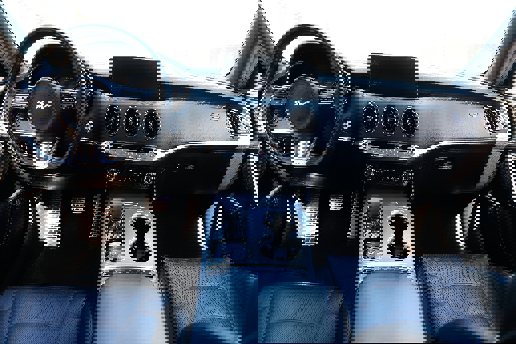 Used 2022 Kia Stinger GT2 image 24