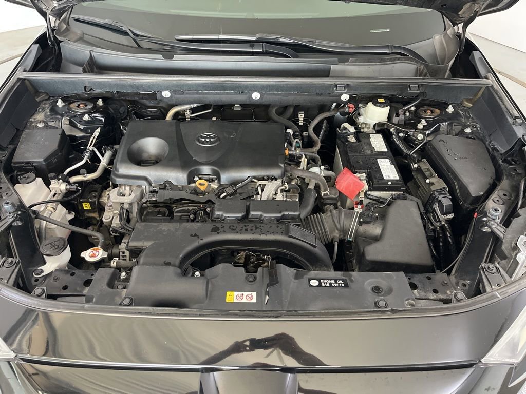 Used 2021 Toyota RAV4 XLE image 9