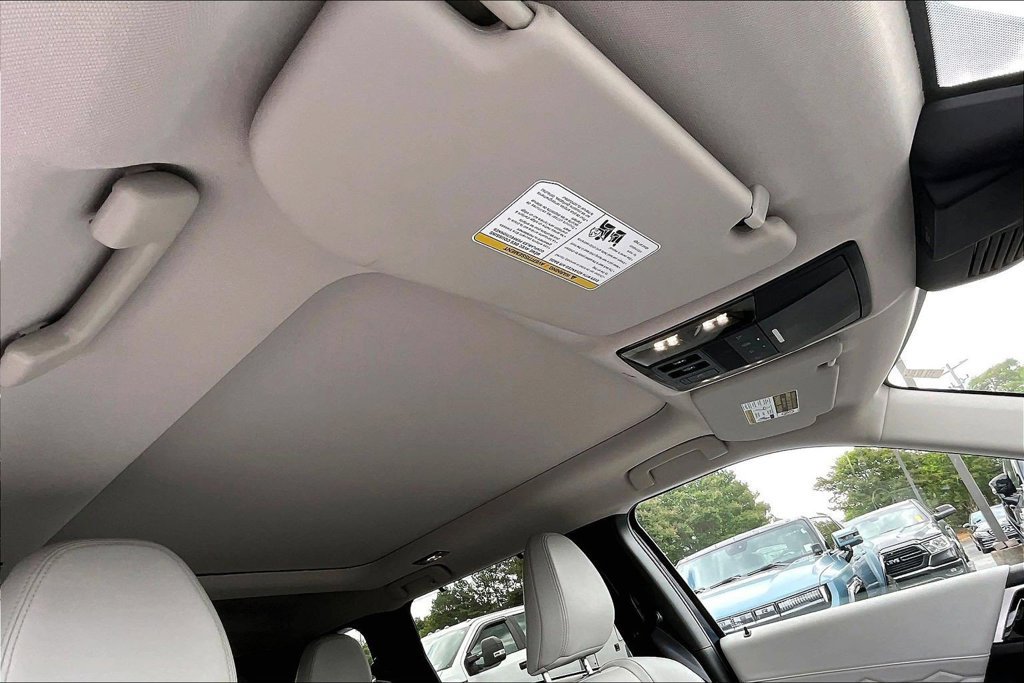 Used 2025 Mitsubishi Outlander SEL FWD image 27