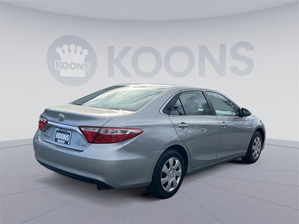Used 2017 Toyota Camry LE image 7