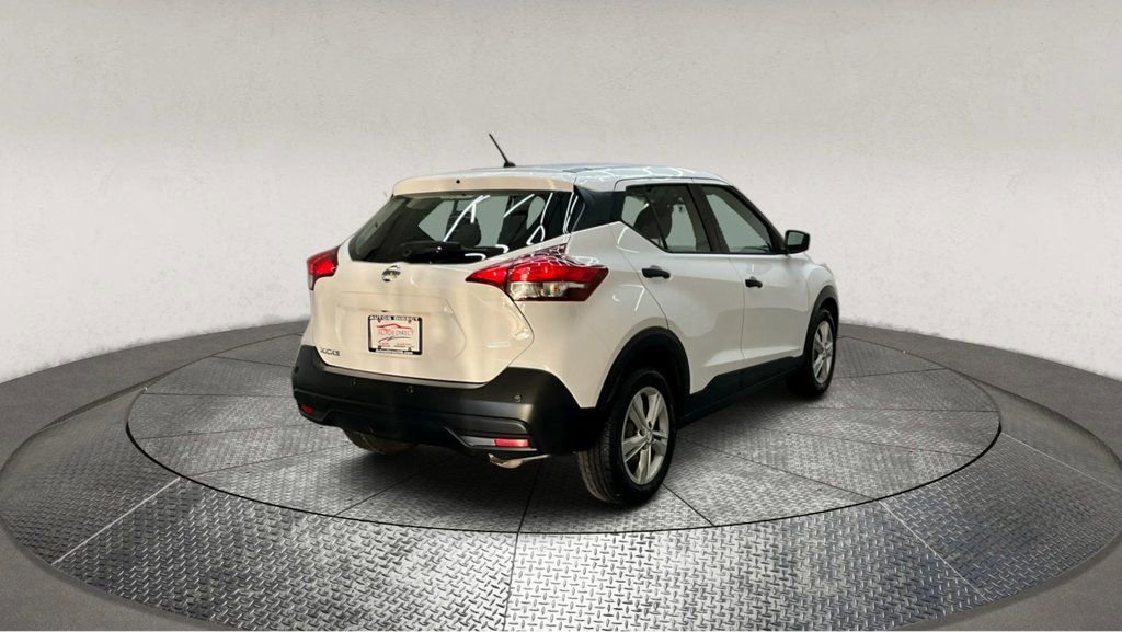 Used 2020 Nissan Kicks S image 7