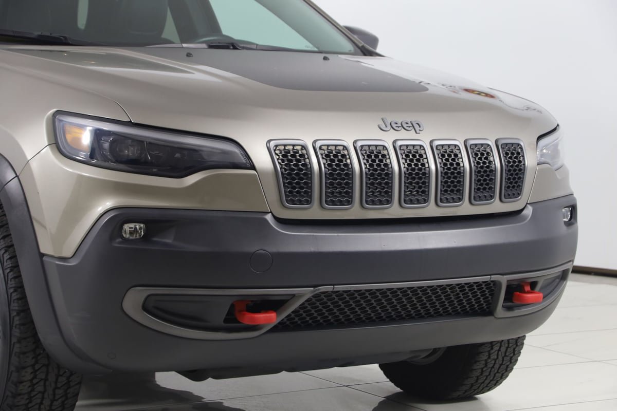 Used 2020 Jeep Cherokee Trailhawk w/ Cold Weather Group AWD/4WD image 36