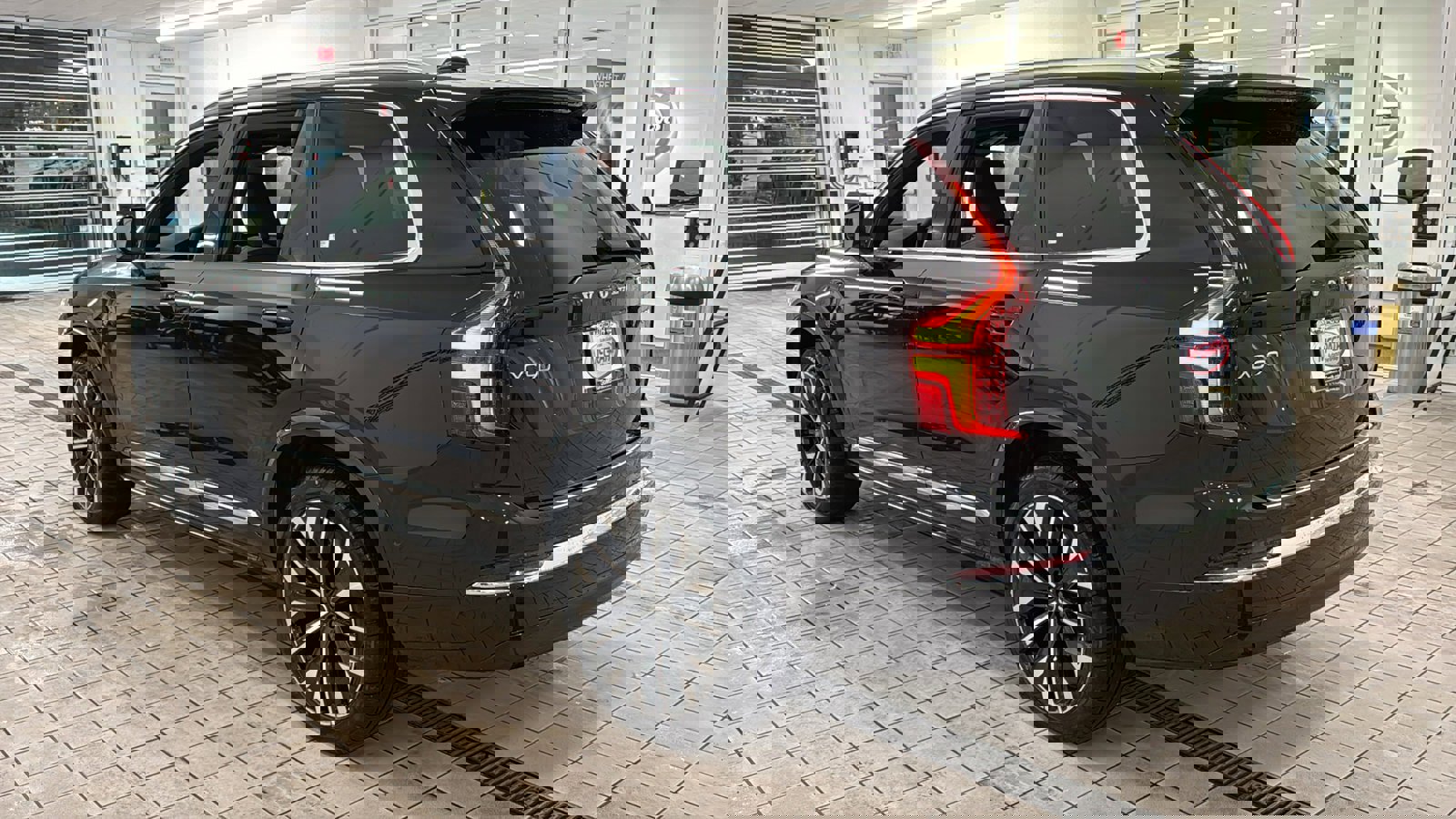 Used 2026 Volvo XC90 T8 Plus w/ Protection Package Premier image 7