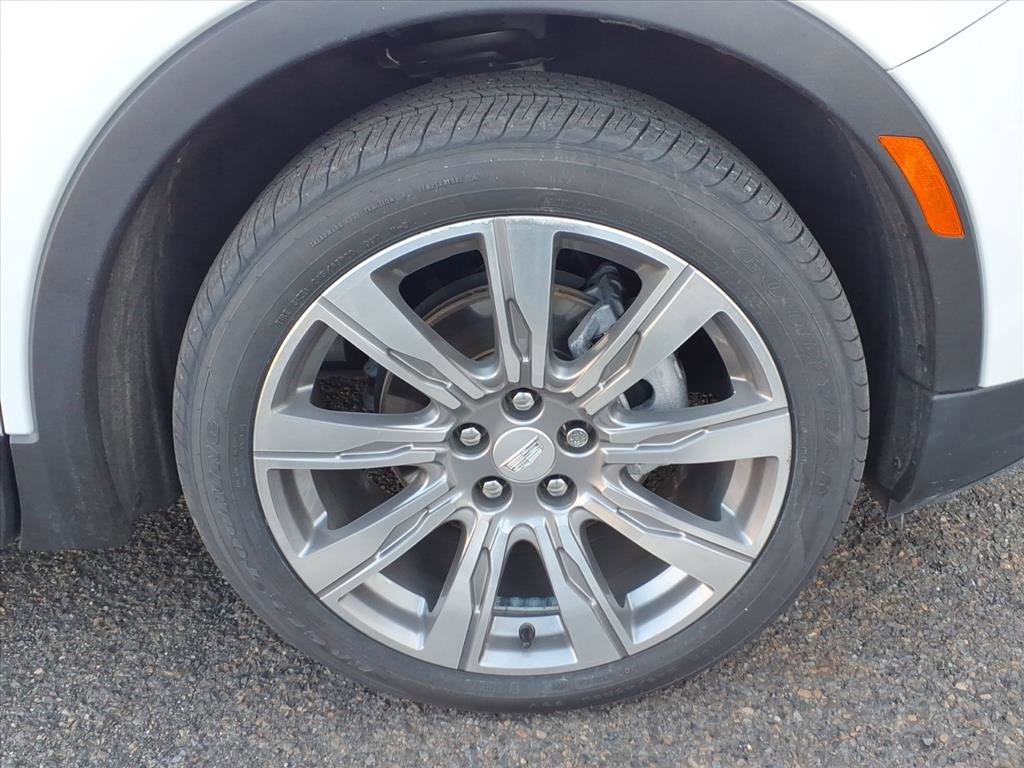 Used 2022 Cadillac XT4 Premium Luxury w/ Cold Weather Package image 10