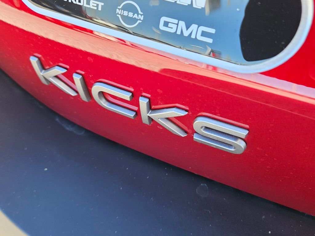 New 2026 Nissan Kicks SR image 9