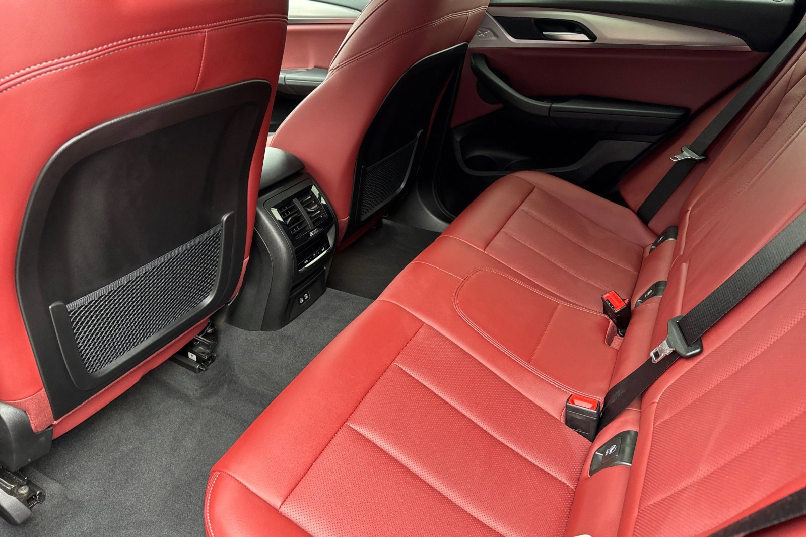 Used 2025 BMW X4 xDrive30i image 25