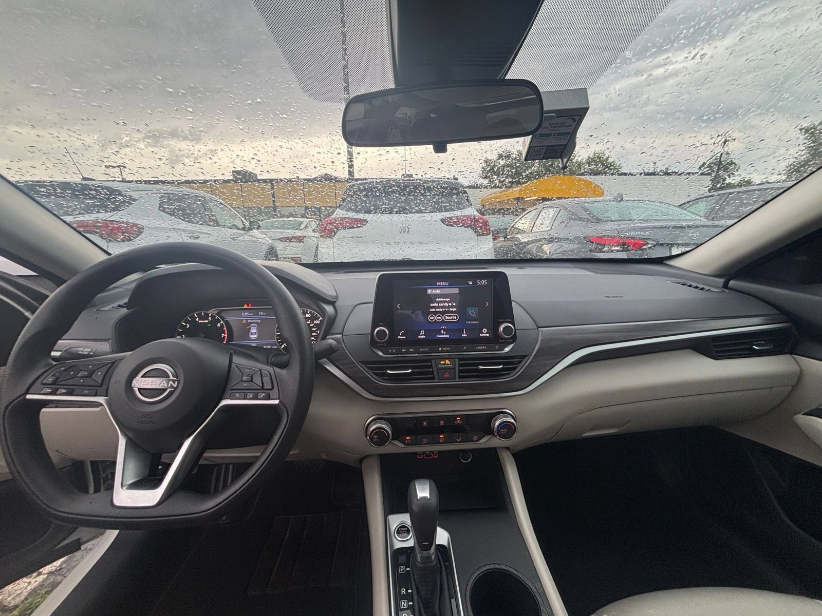 Used 2025 Nissan Altima 2.5 SV FWD image 31