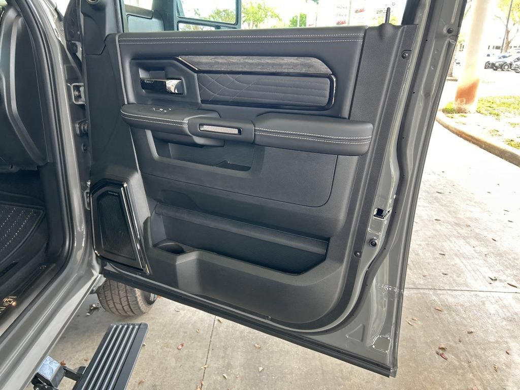 New 2026 RAM 3500 Limited AWD/4WD image 33