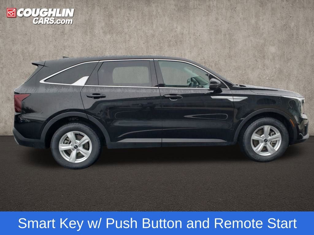 Used 2024 Kia Sorento LX image 10