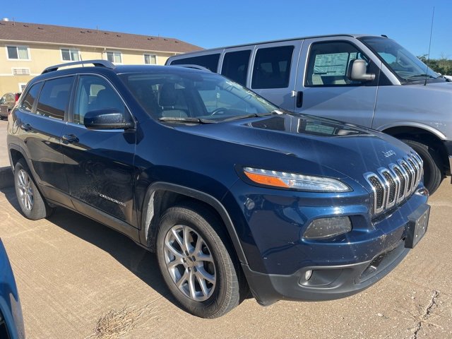 Used 2018 Jeep Cherokee Latitude Plus w/ Comfort/Convenience Group