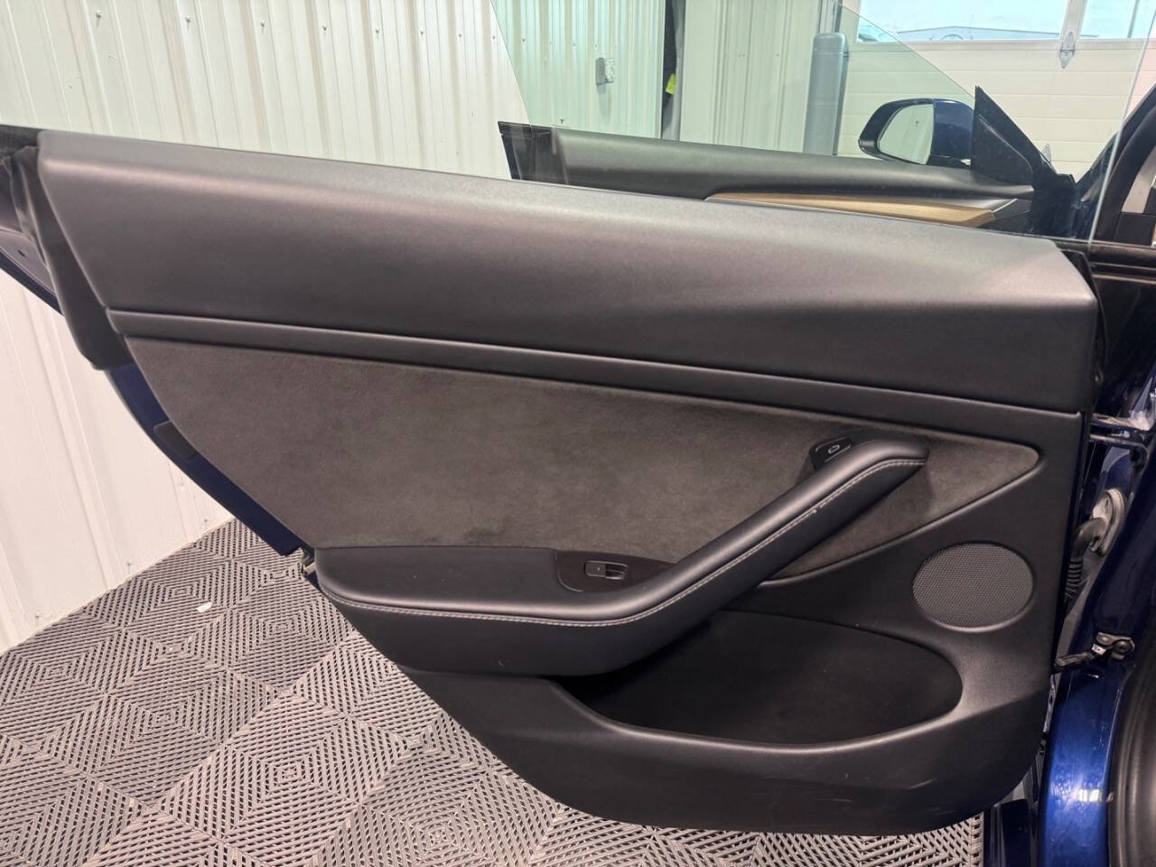 Used 2022 Tesla Model 3 image 11
