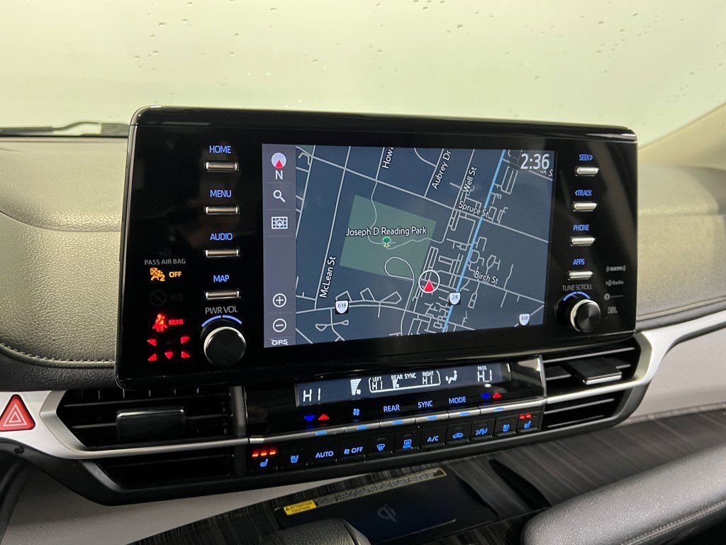 Used 2023 Toyota Sienna Limited image 48