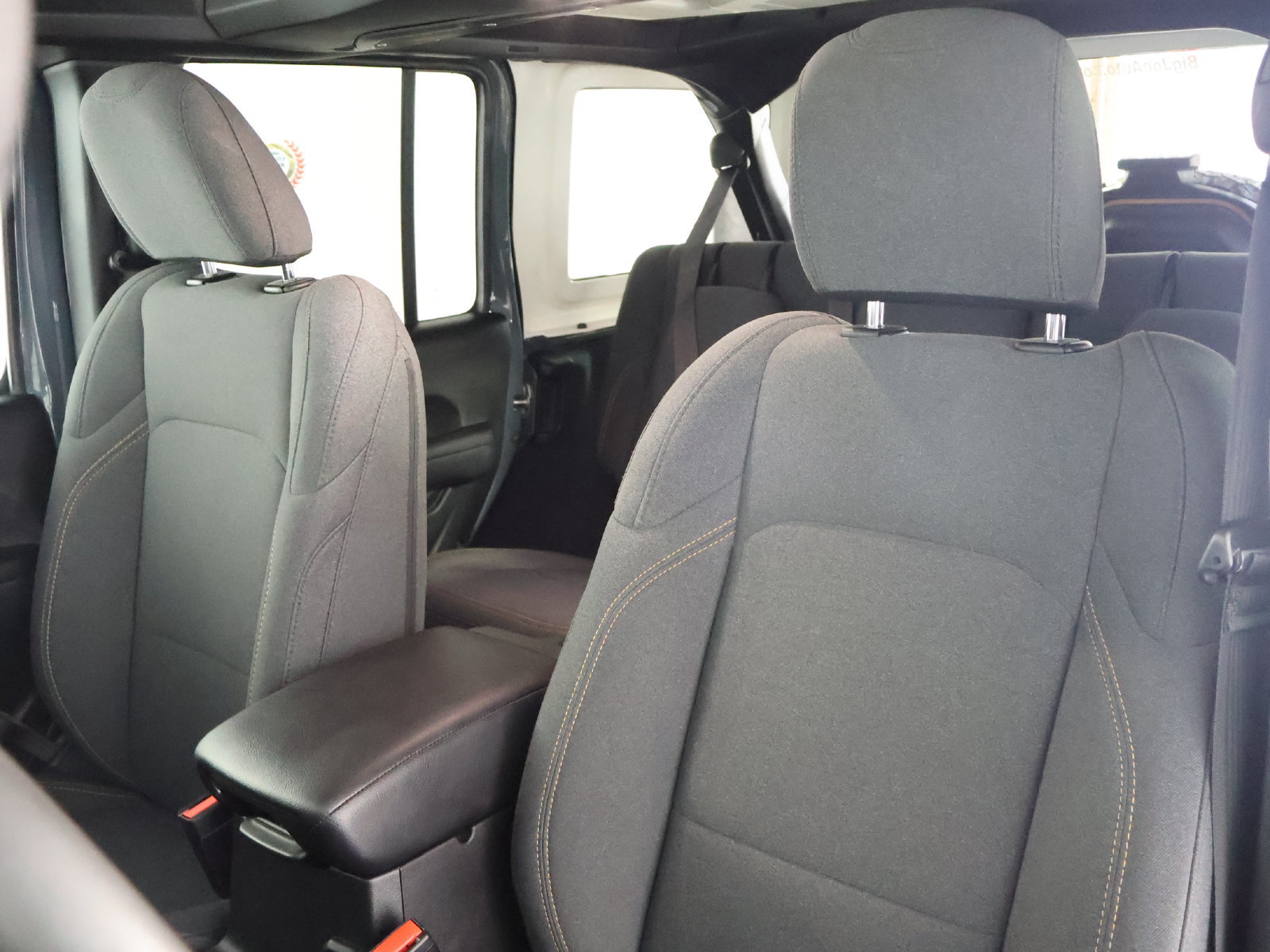 Used 2024 Jeep Wrangler Unlimited AWD/4WD image 27