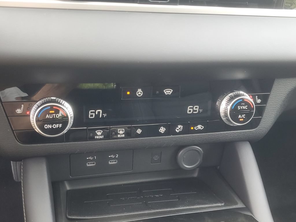 New 2026 Mitsubishi Outlander AWD image 33