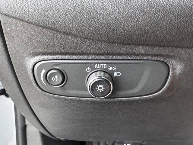 Used 2024 Chevrolet Equinox LT w/ LPO, Floor Liner Package FWD image 29
