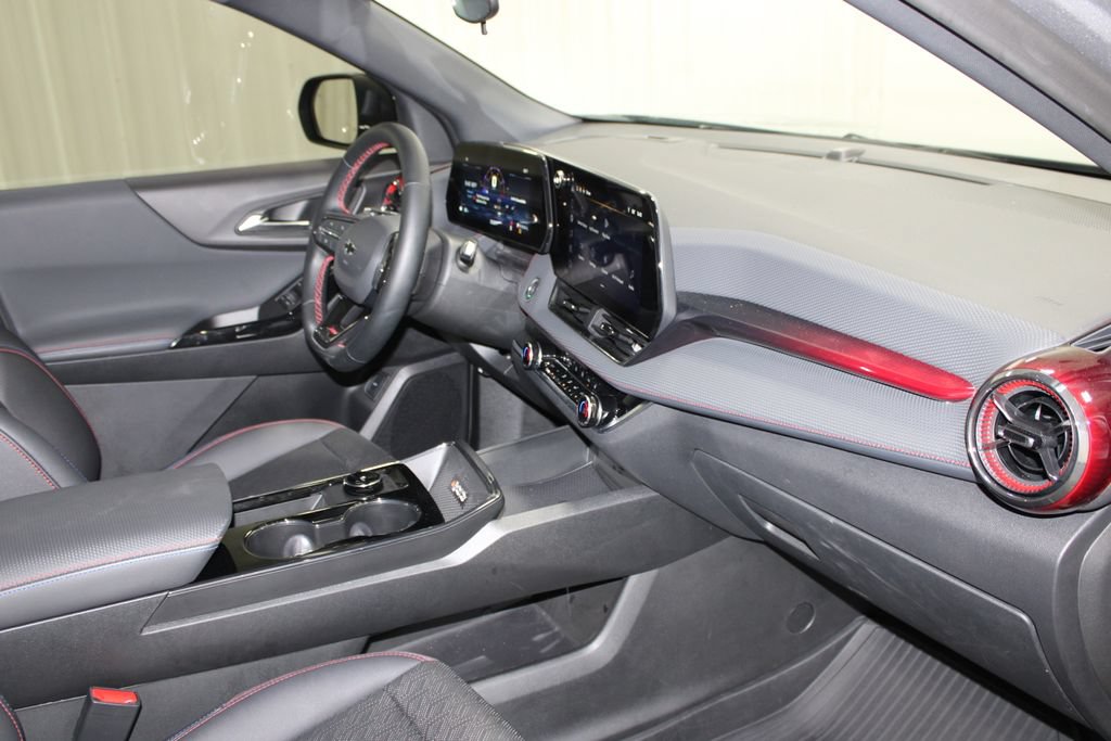 Used 2026 Chevrolet Equinox RS FWD image 21