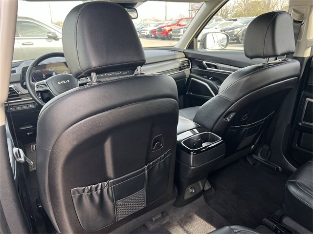 Used 2025 Kia Telluride EX w/ EX Captain's Chair Package image 31