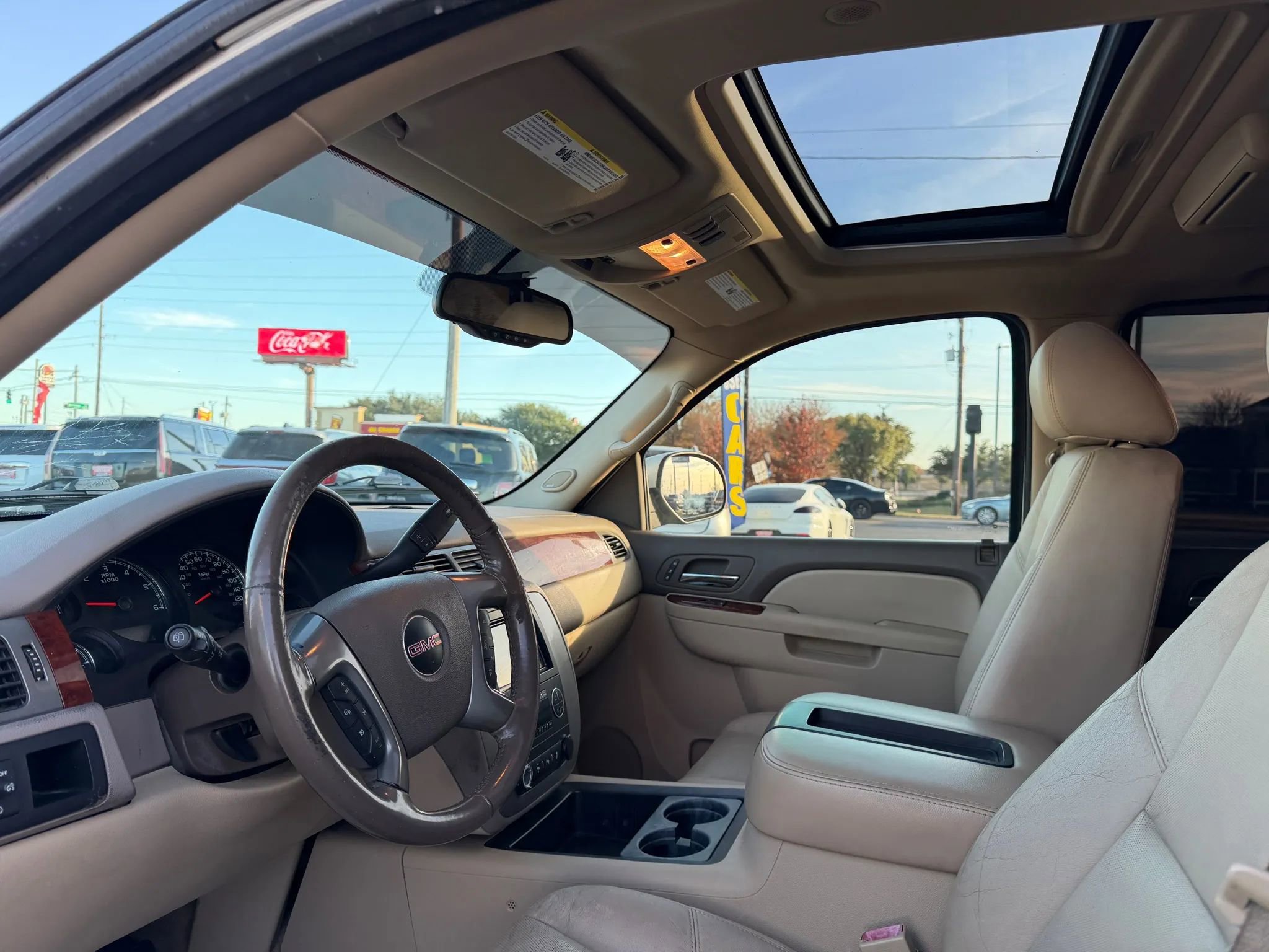 Used 2012 GMC Yukon XL SLT image 4