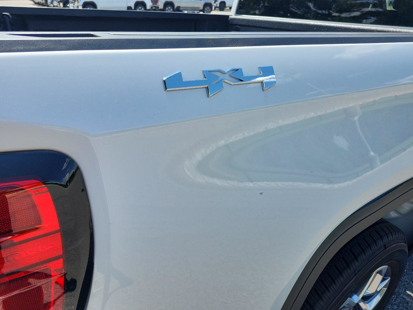 New 2026 GMC Sierra 1500 SLE AWD/4WD image 5