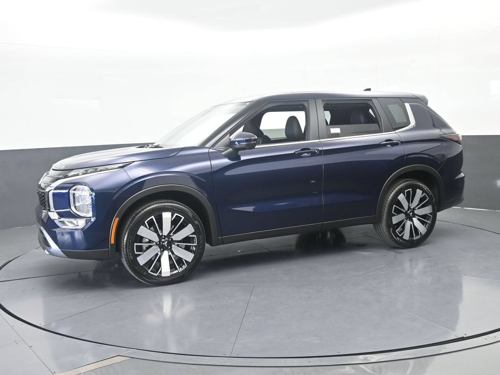 New 2026 Mitsubishi Outlander SE FWD image 2