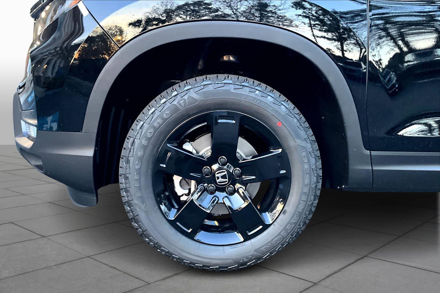 New 2026 Honda Ridgeline Black Edition image 9