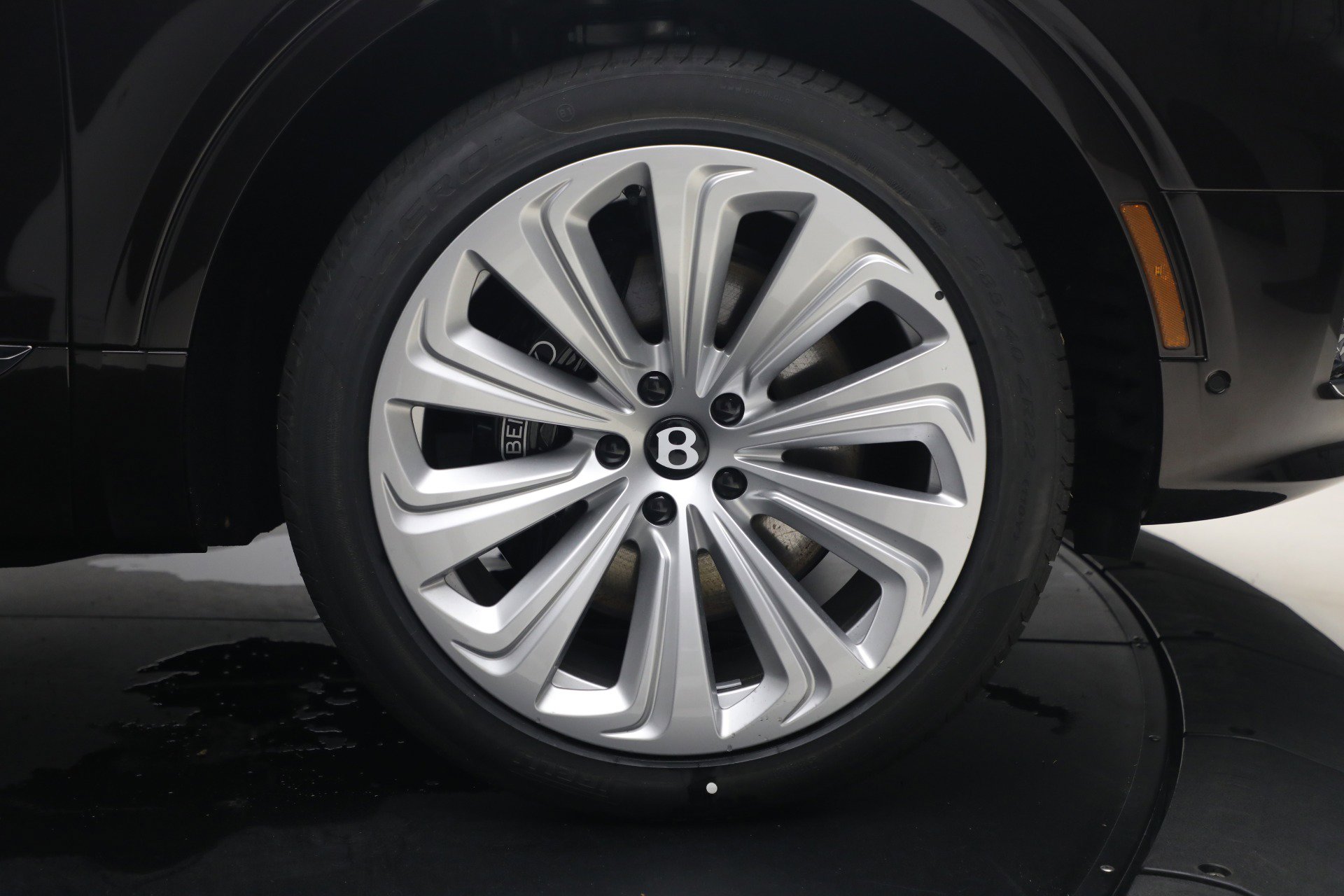New 2026 Bentley Bentayga AWD/4WD image 17