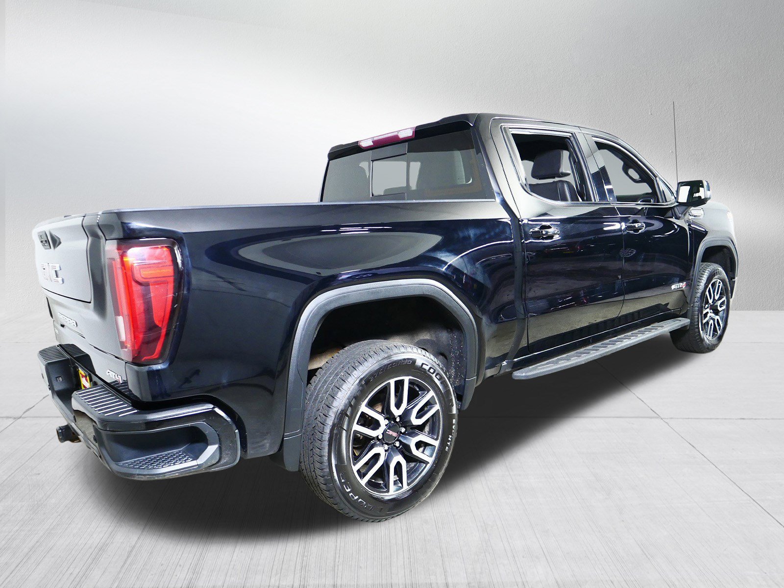 Used 2021 GMC Sierra 1500 AT4 w/ AT4 Premium Package AWD/4WD image 7