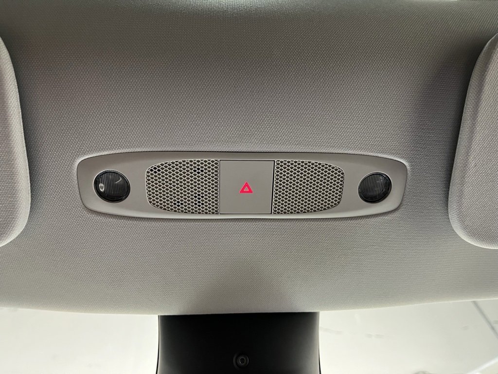 Used 2023 Tesla Model Y Long Range image 9