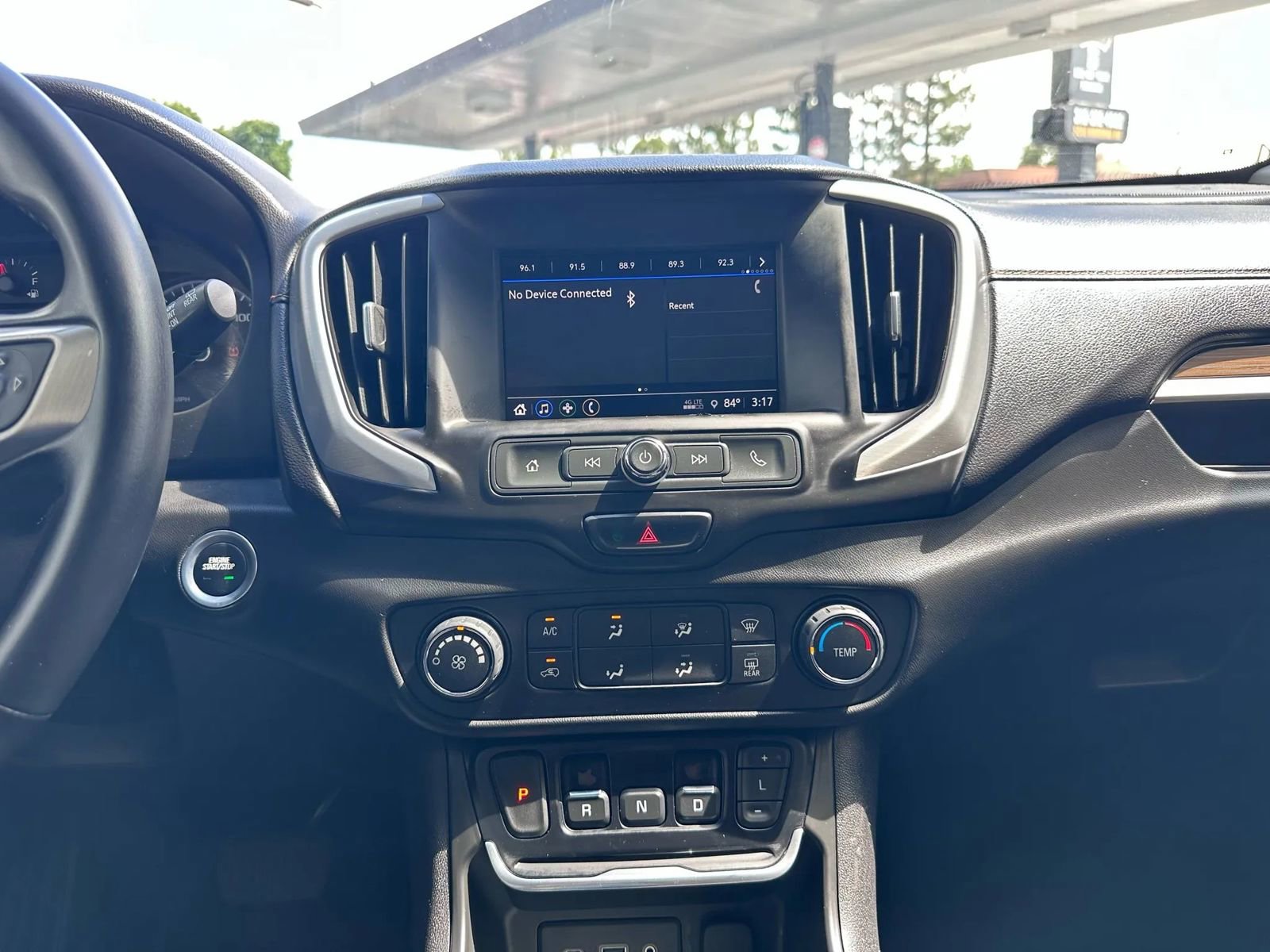 Used 2018 GMC Terrain SLE image 33