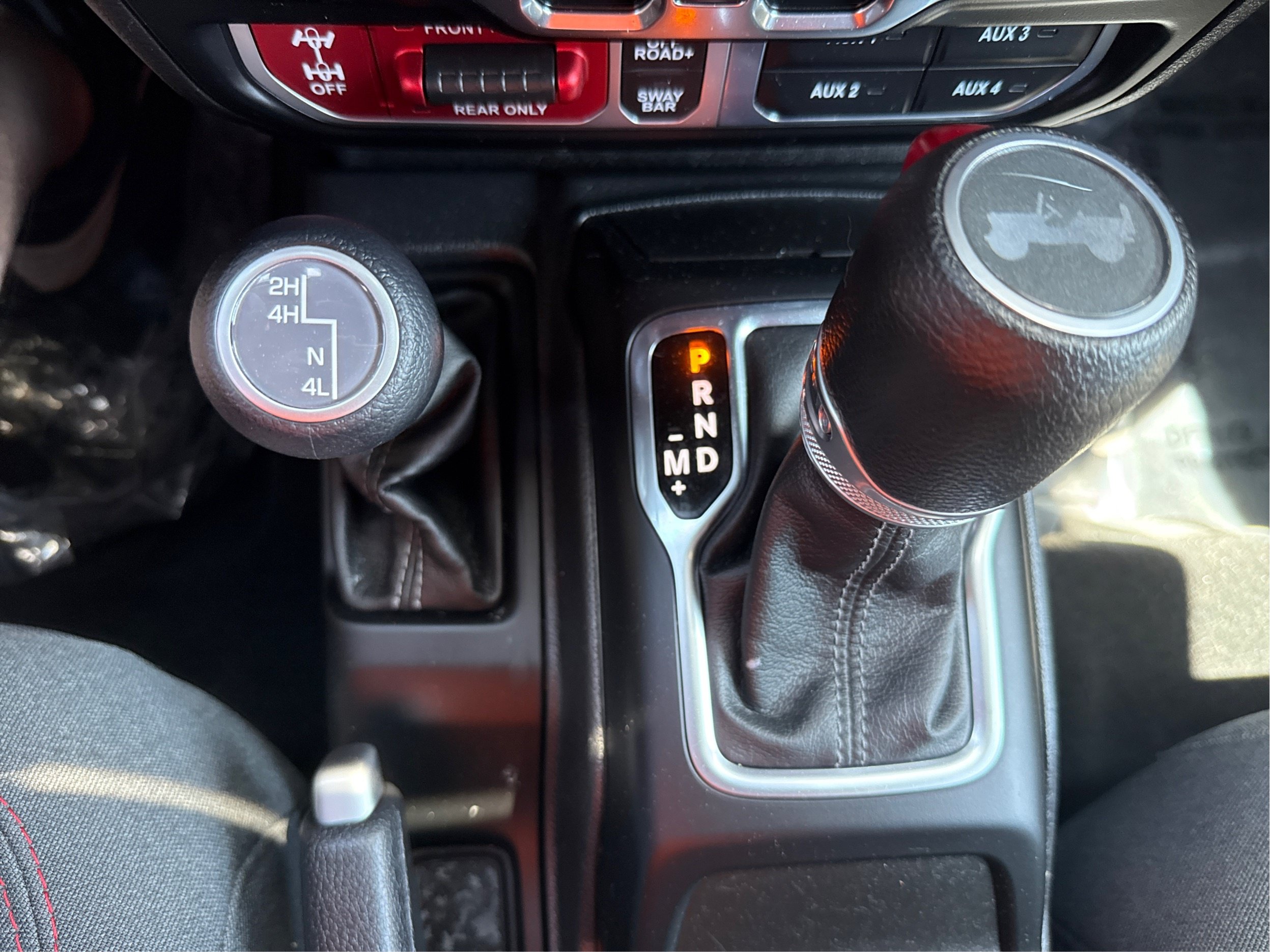 Used 2024 Jeep Wrangler Unlimited Rubicon w/ Technology Group AWD/4WD image 29