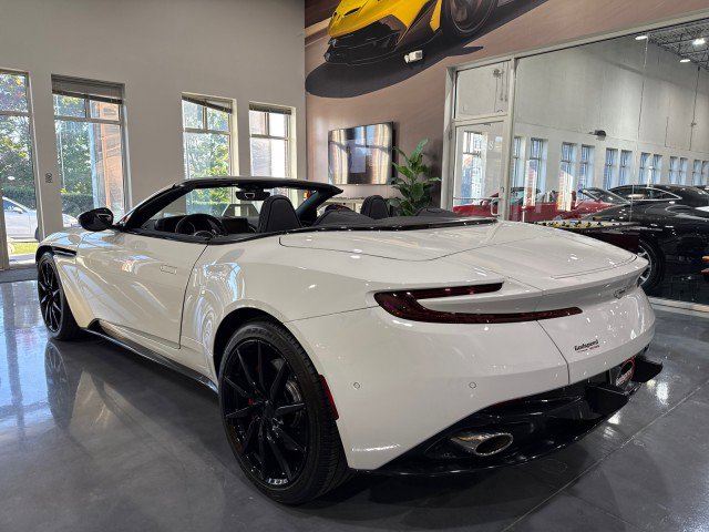 Used 2019 Aston Martin DB11 Volante image 31