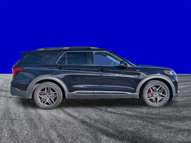 Certified 2026 Ford Explorer ST-Line w/ ST-Line Street Pack RWD image 3