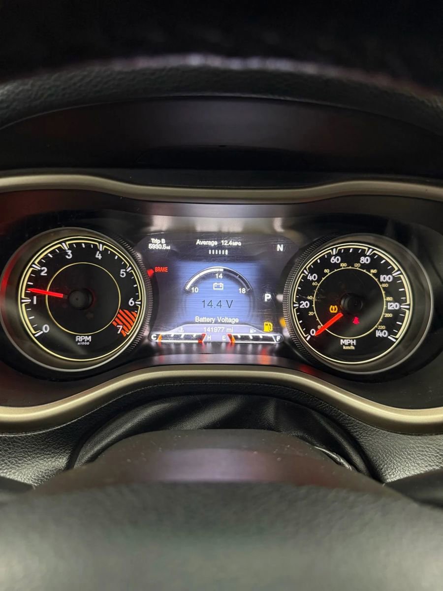 Used 2015 Jeep Cherokee Limited image 25