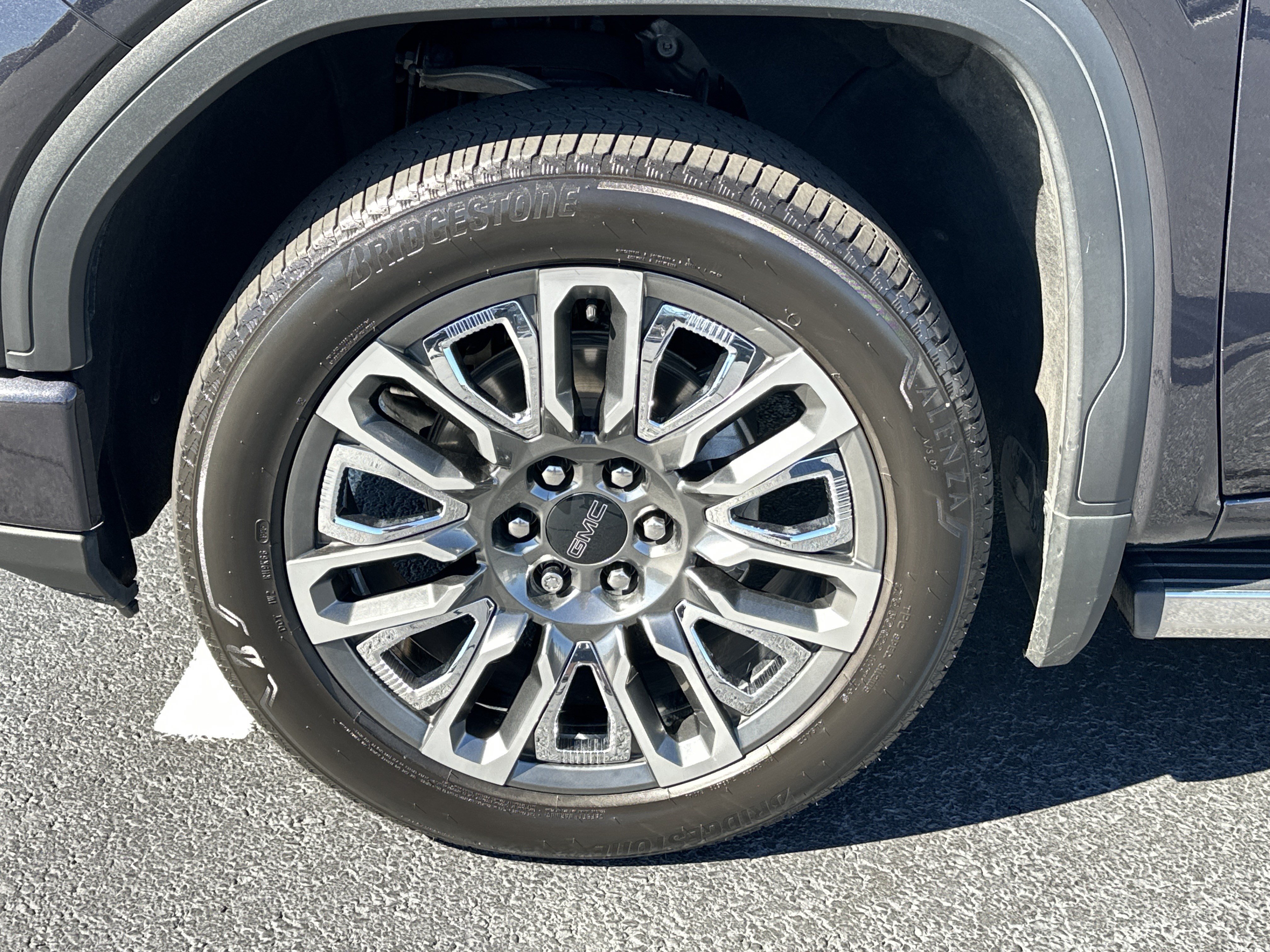 Used 2023 GMC Sierra 1500 Denali Ultimate AWD/4WD image 11